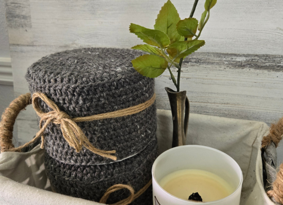 crochet toilet paper holder