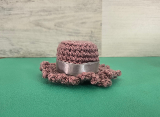 crochet top hat for doll